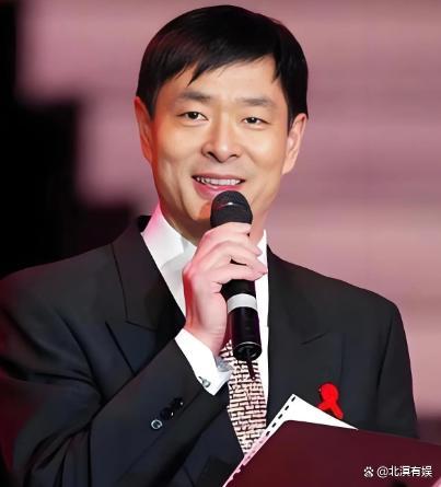 濮存昕发文接济外孙女指摘区翻车